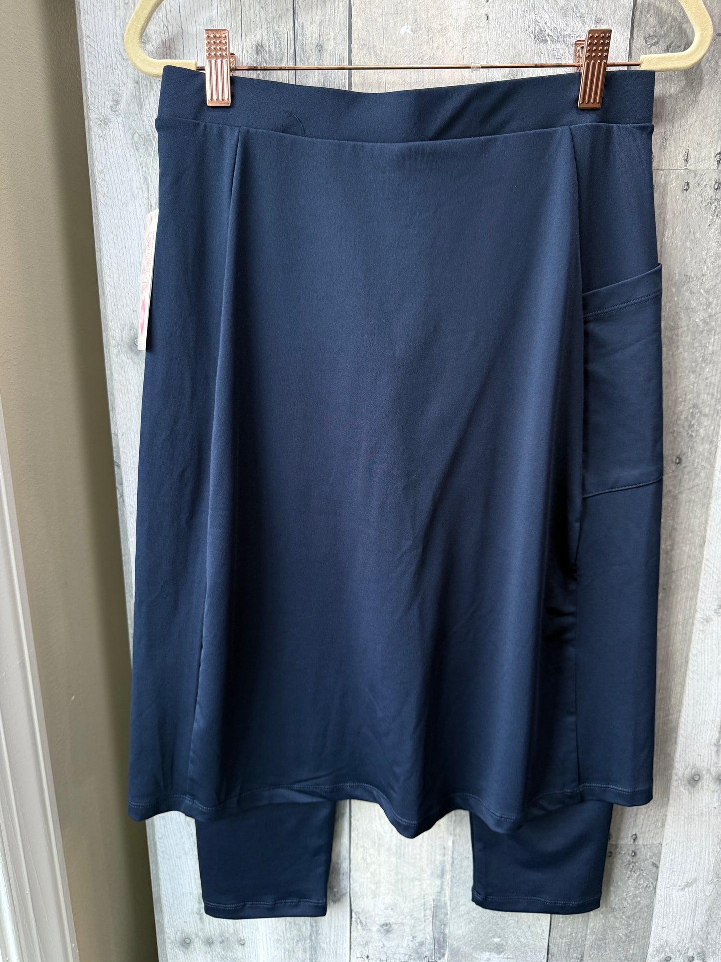 Snoga // Knee Length Skirt Sport Style in Navy