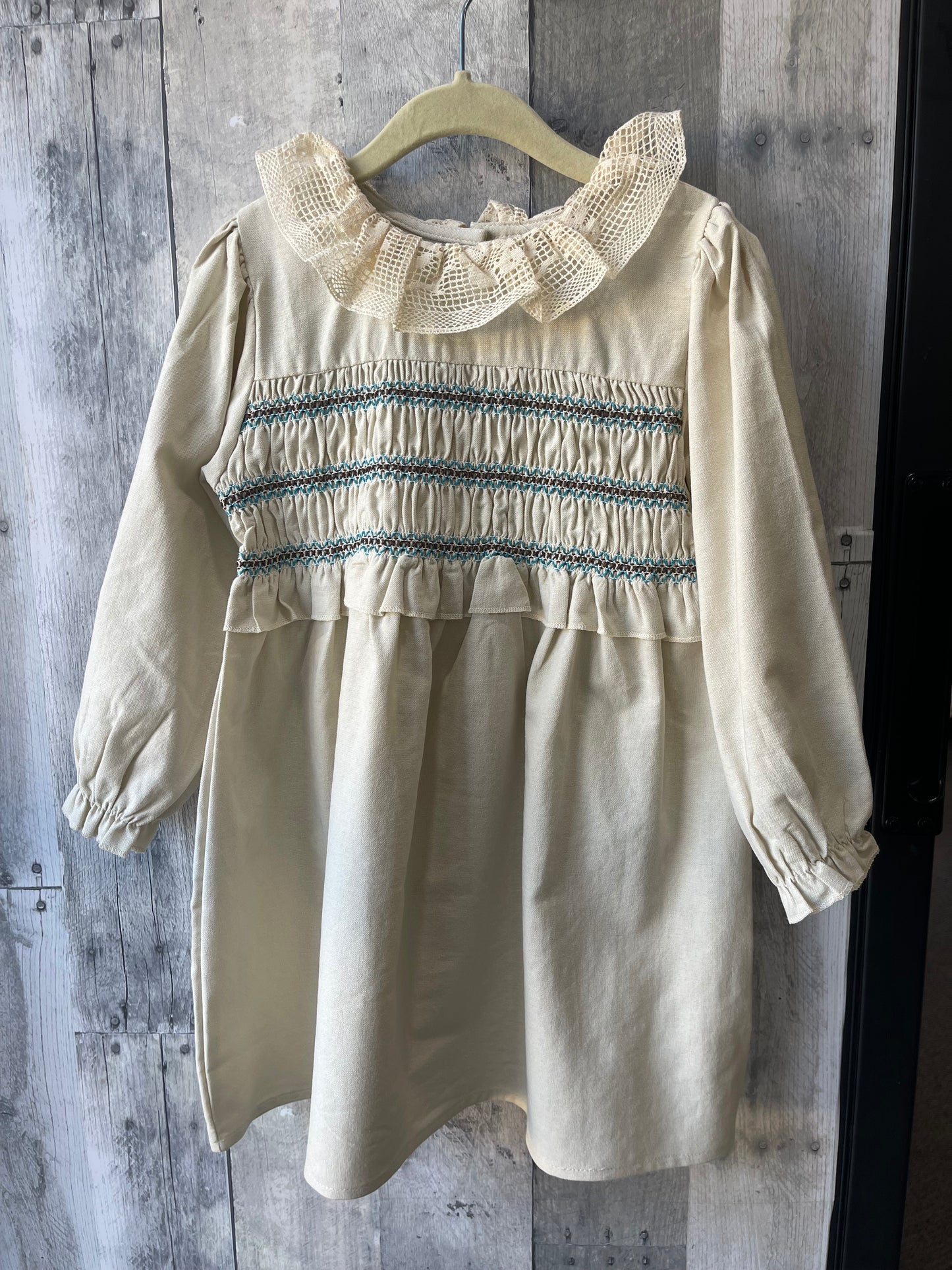Toddler Girls Smocked Dress // Lace collar