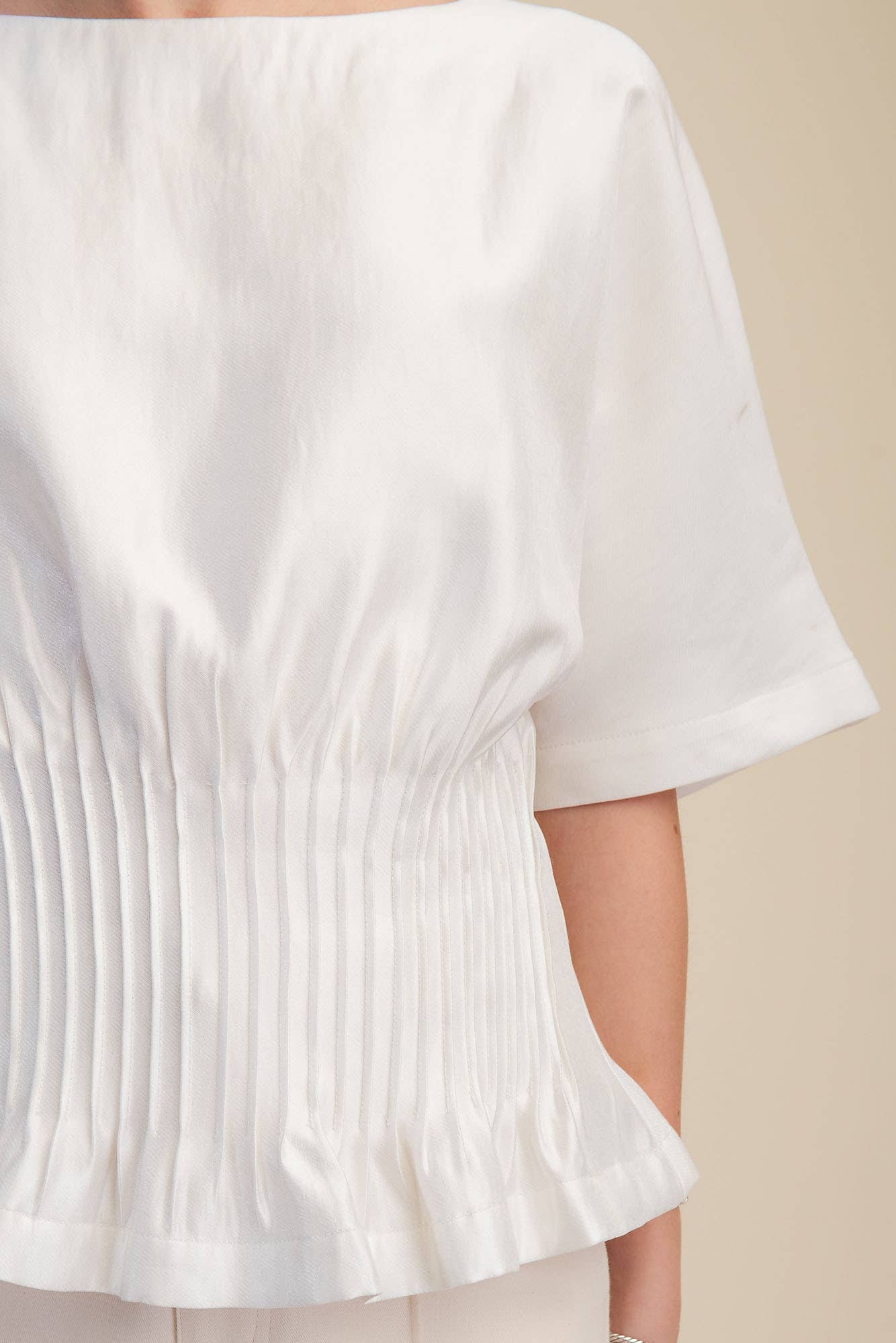 Boat Neck Short Sleeve Pleated top