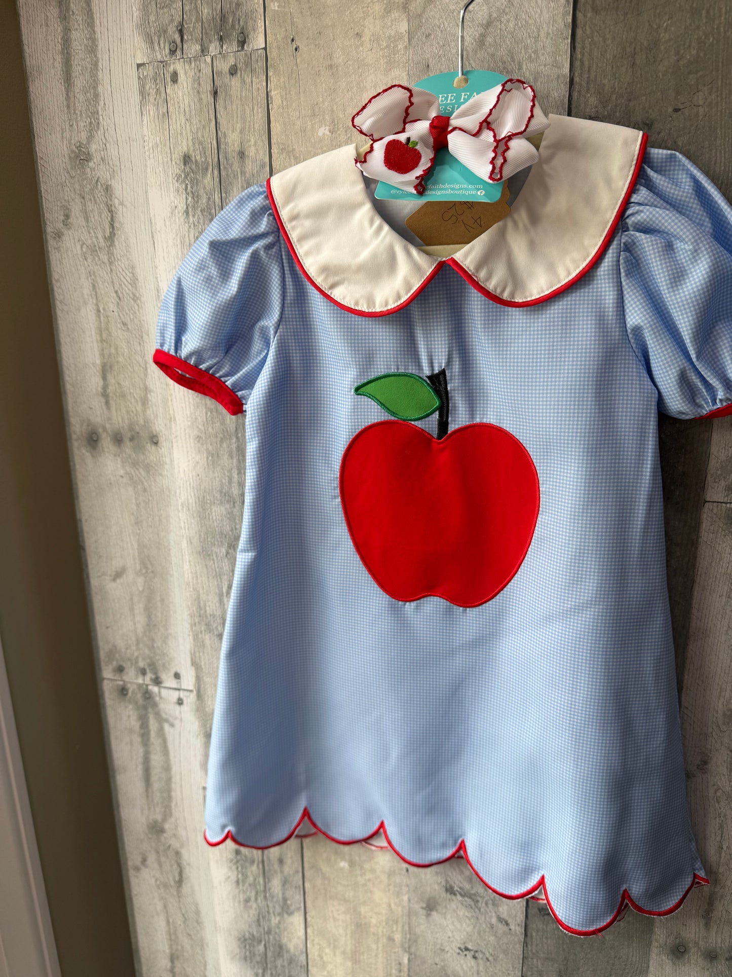 Back-to-School 🍎 Apple appliqué dress w/ Bow