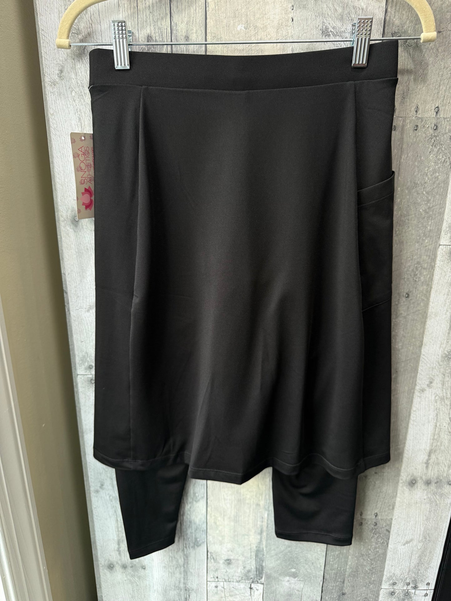 Snoga // Knee Length Skirt Sport Style  in Black