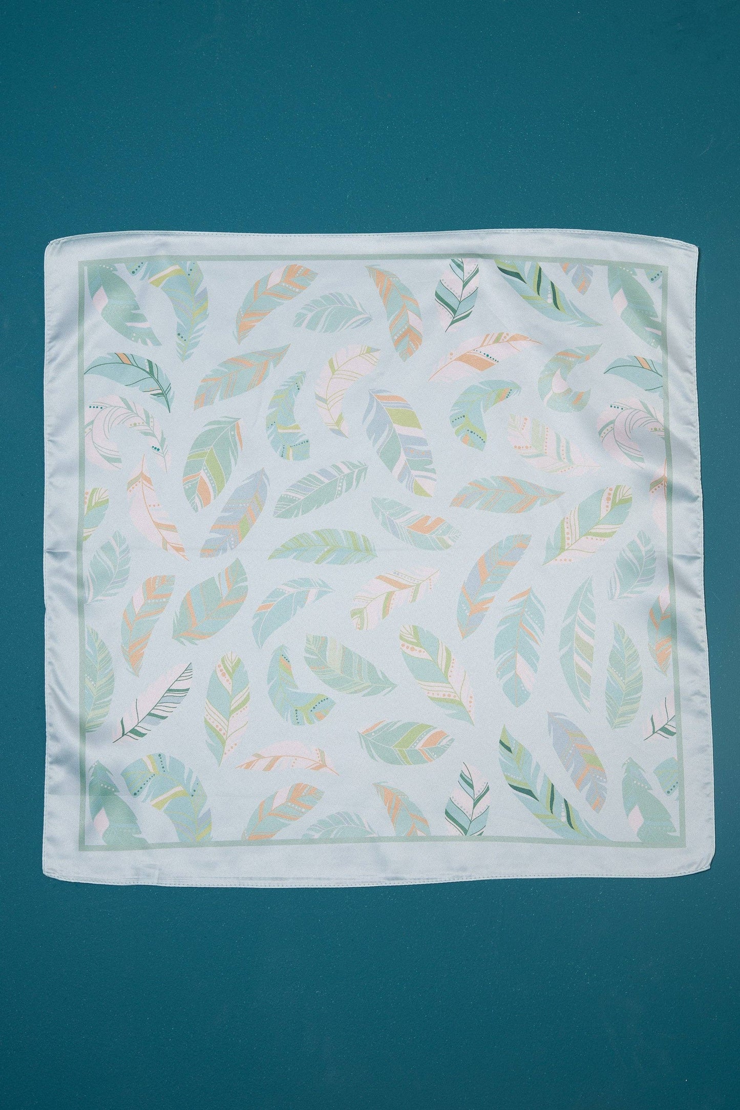 LEAF PRINT SILKY FEELING BANDANA SCARF