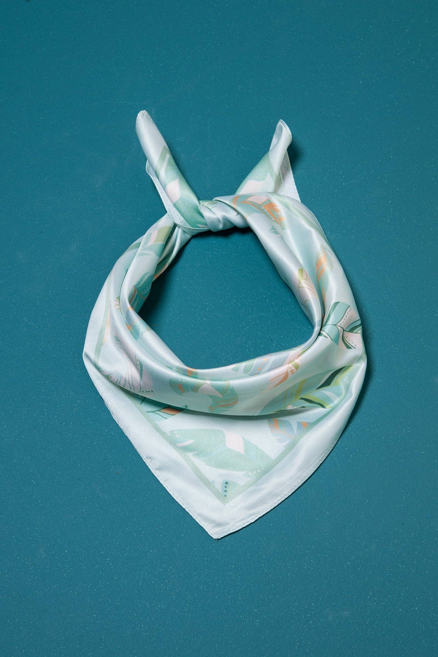 LEAF PRINT SILKY FEELING BANDANA SCARF