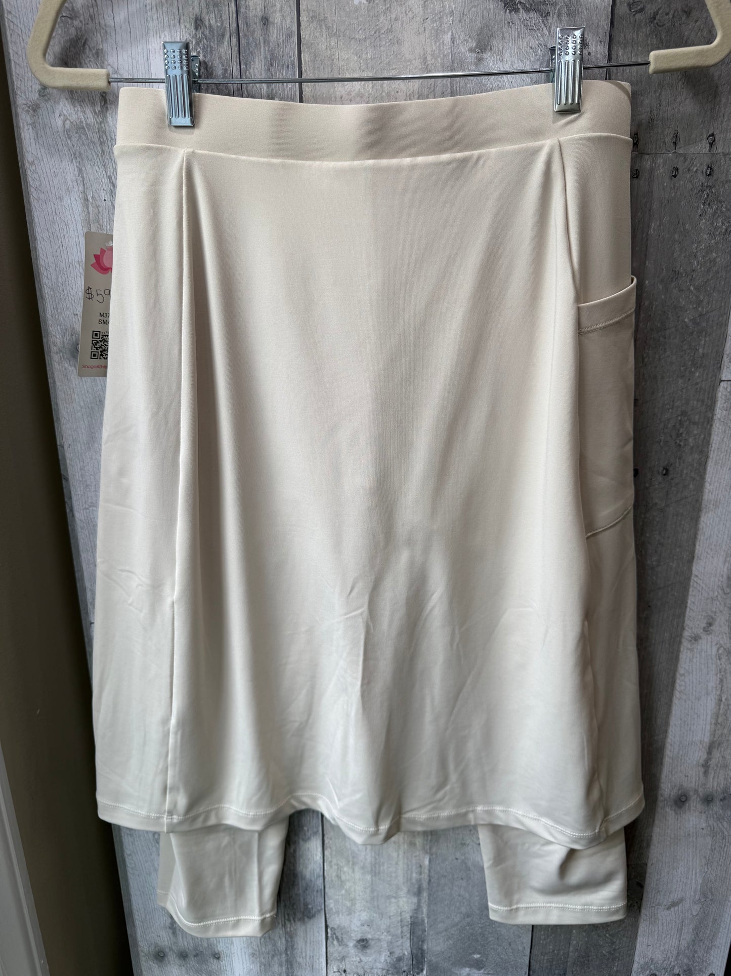 Snoga // Knee Length Skirt Sport Style  in Off White Cream